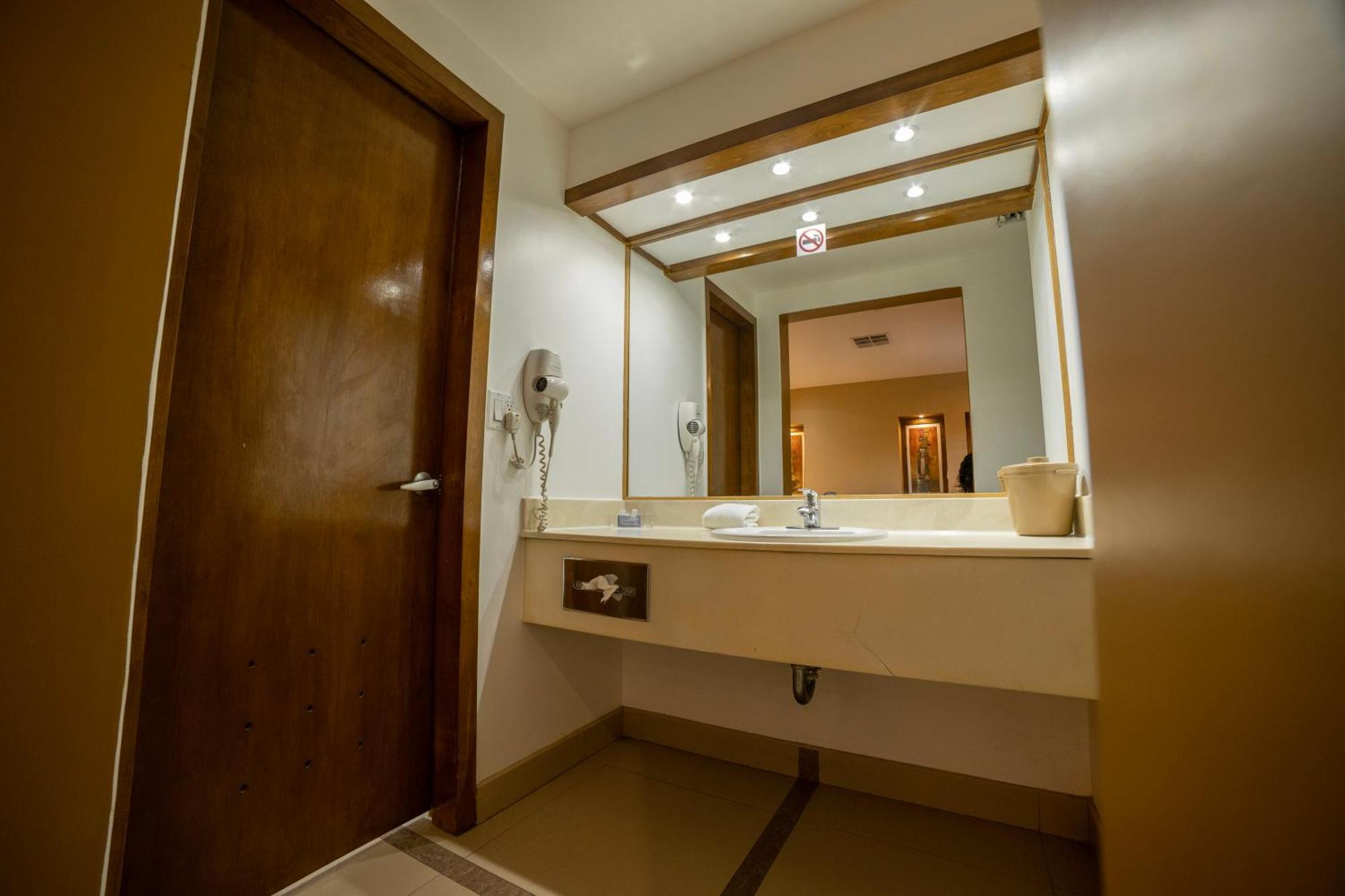 Hotel Colonial メヒカリ エクステリア 写真