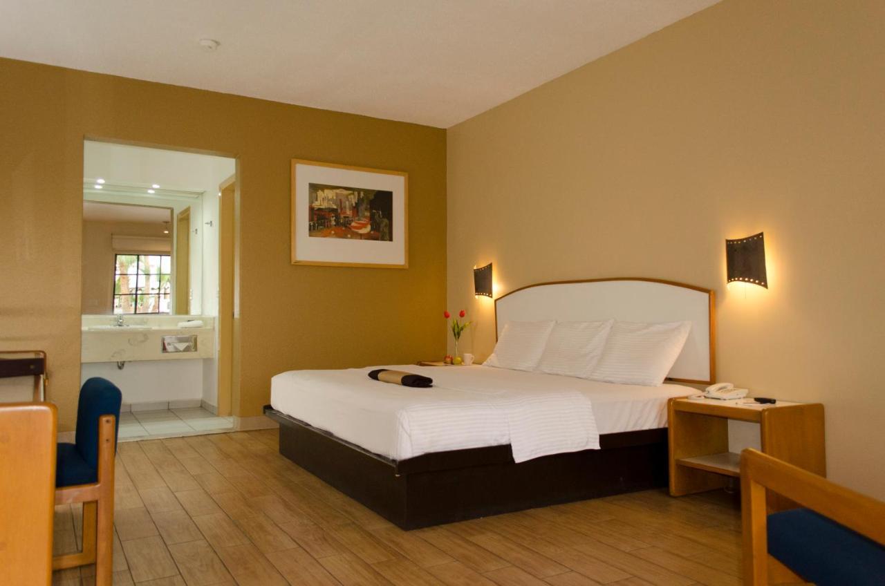 Hotel Colonial メヒカリ エクステリア 写真